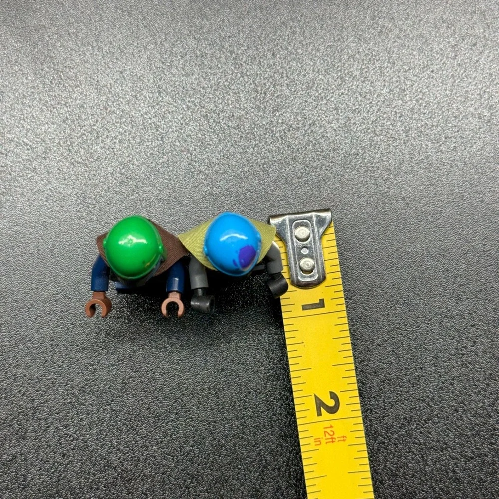 2 Lego Stars Wars Mandalorian Tribe Warrior Mini Figures blue and green